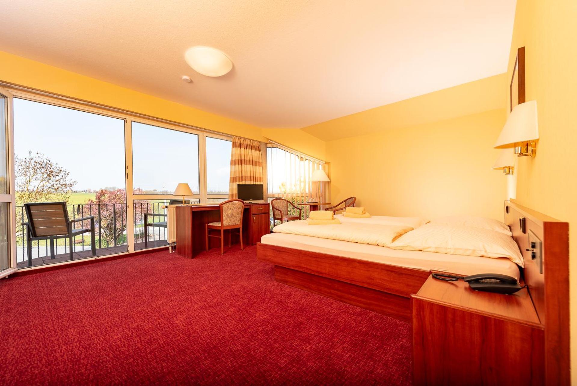 Berghotel Wilhelmsburg Bad Koesen Εξωτερικό φωτογραφία