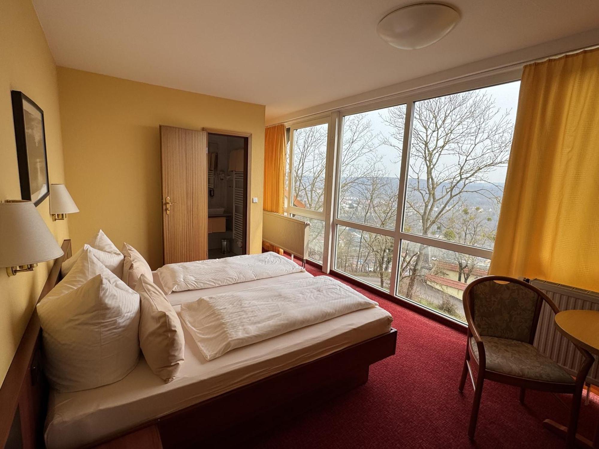 Berghotel Wilhelmsburg Bad Koesen Δωμάτιο φωτογραφία