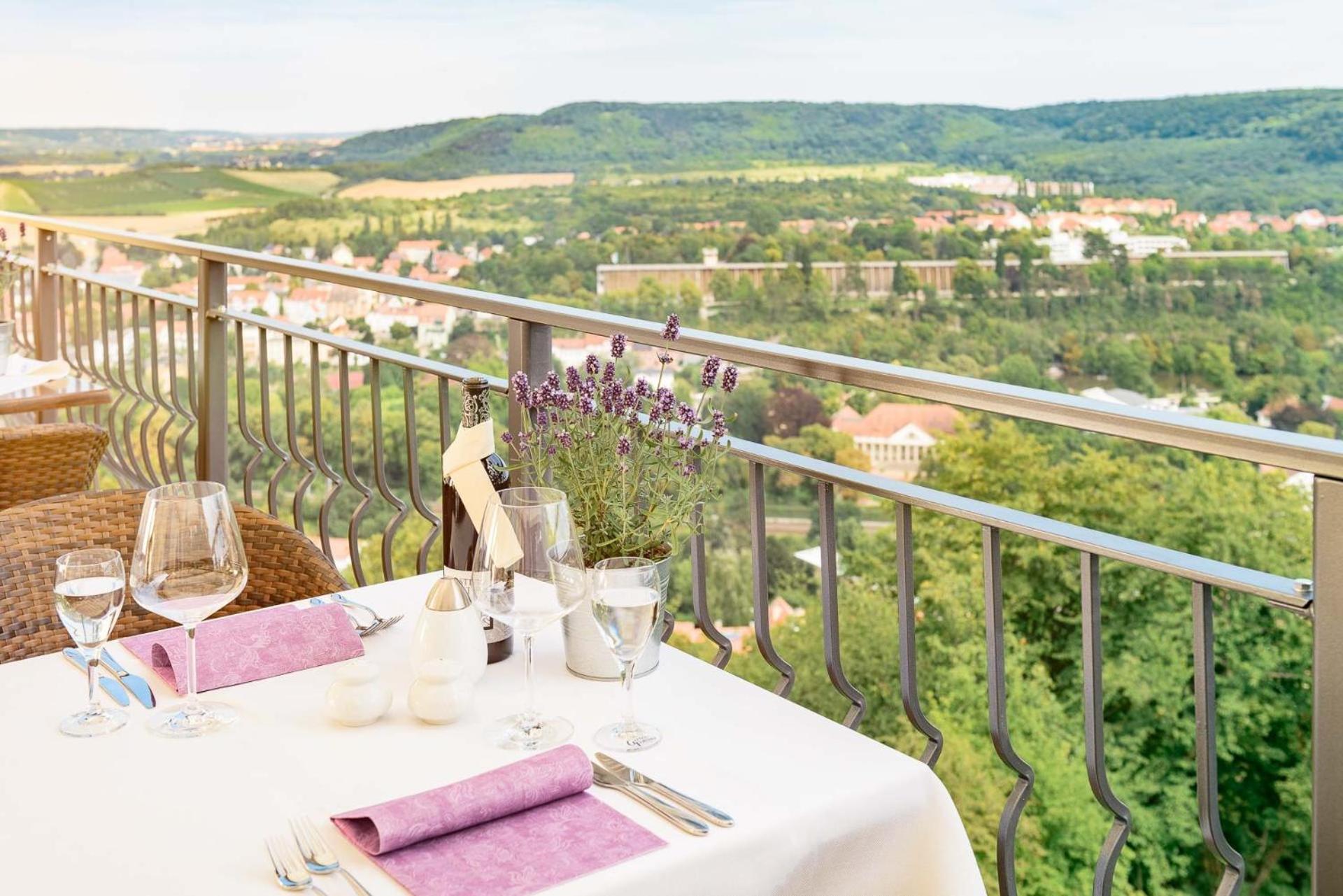 Berghotel Wilhelmsburg Bad Koesen Εξωτερικό φωτογραφία
